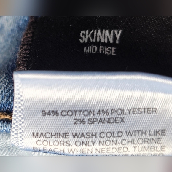 Express Mid Rise Skinny Jeans Size: 0R - Picture 3 of 5